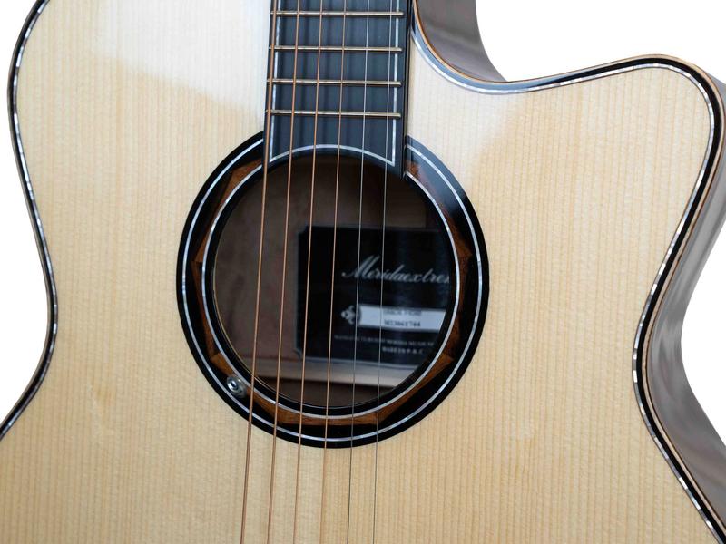 MERIDA Westerngitarre, Modell Black Hole, GA cutaway