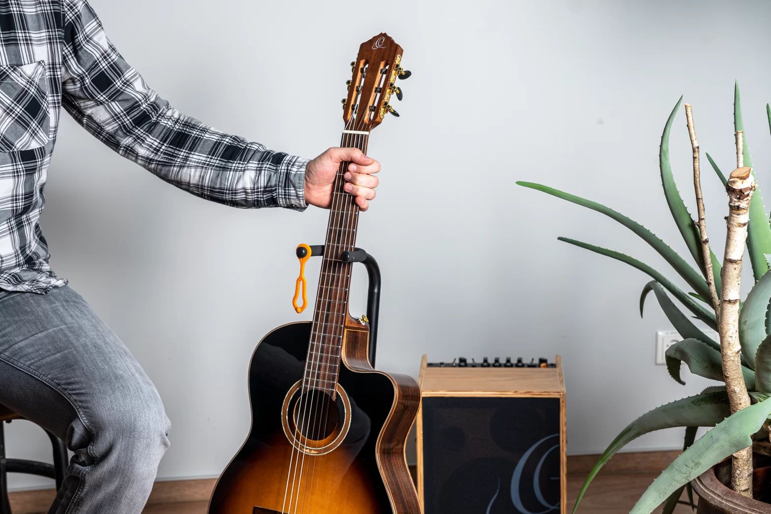 ORTEGA Metal-Guitar-Stand - Black